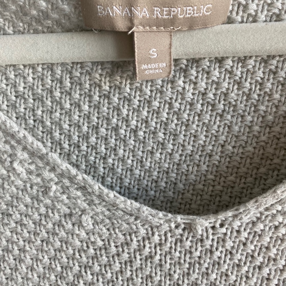 Banana Republic grey knit sweater